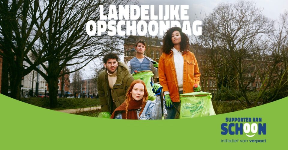 Vrijwilligers ruimen zwerfafval op tijdens de Landelijke Opschoondag in het Stationskwartier Breda