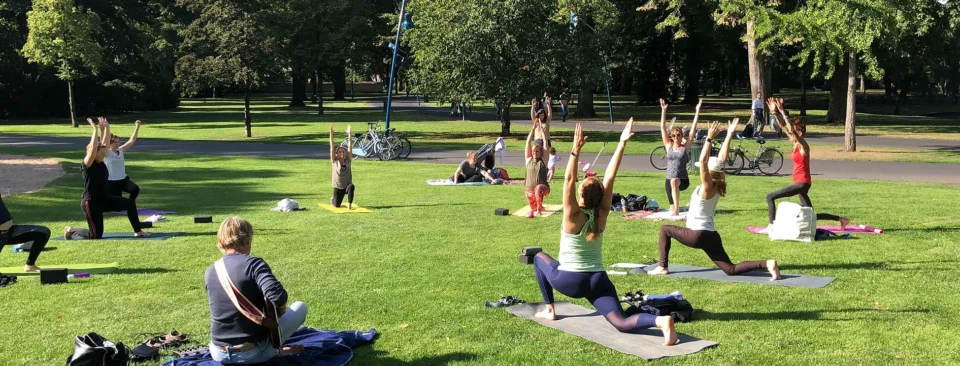 108 zonnegroeten evenement - Stationskwartier Breda